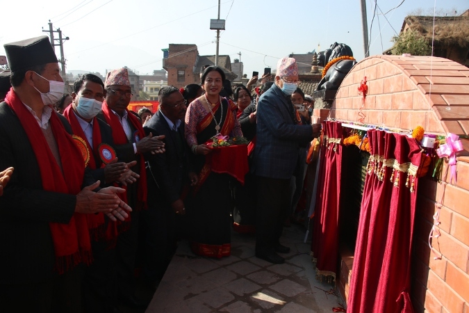 नेता बिजुक्छेँद्वारा गय् भिंद्यो हनुमन्त्ते पुल उद्घाटन