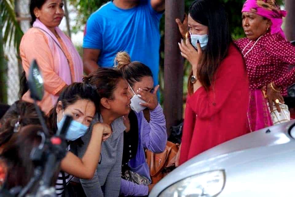 विमान दुर्घटना, शव स्थानियले विहानैदेखि संकलन गरेर राखेका थिए