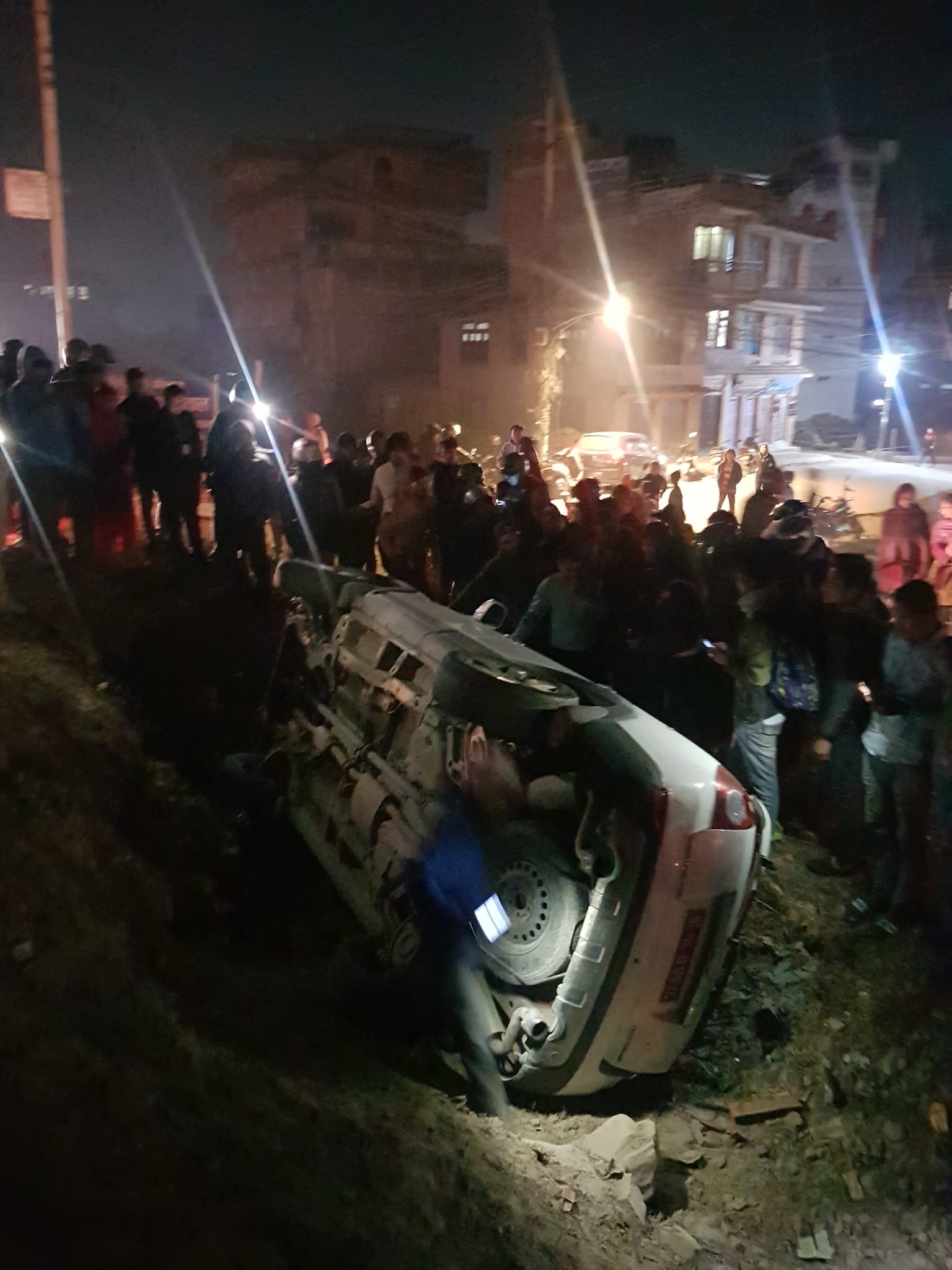 भक्तपुरको आदर्शमा दुर्घटना (थप फोटो तल छ)