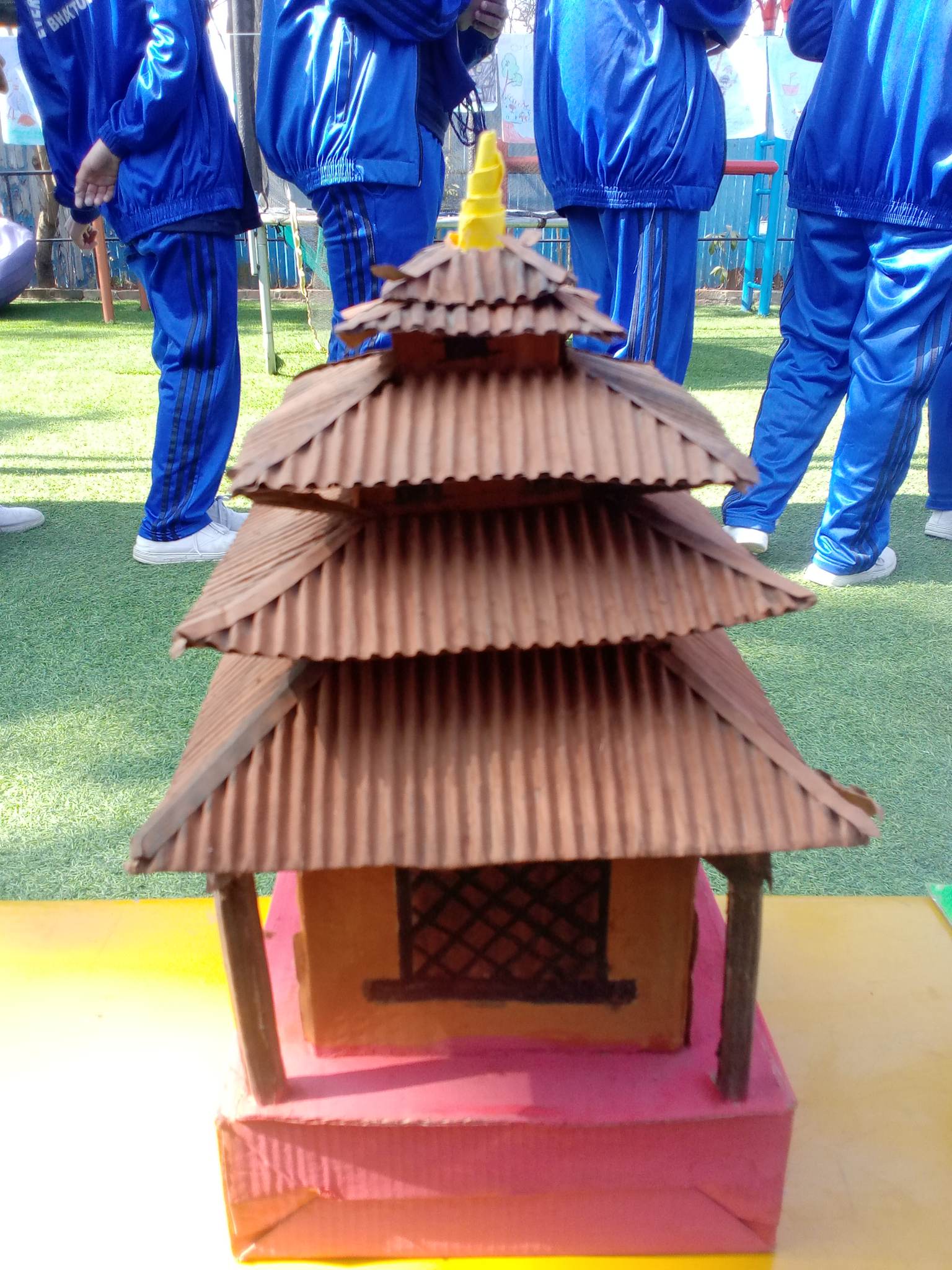 सकियो एभरेष्ट स्कुलमा वेष्ट फ्रम वेष्ट प्रदर्शनी