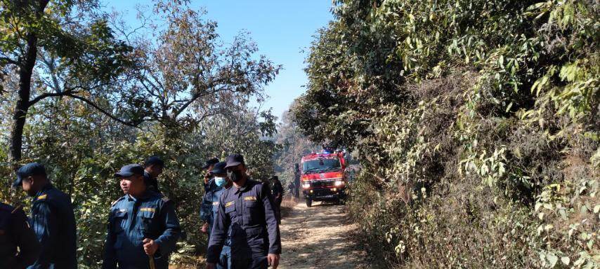 गुण्डुुमा आगलागी ः डेढ घण्टापछि नियन्त्रण (हेर्नुहोस् फोटोहरु)