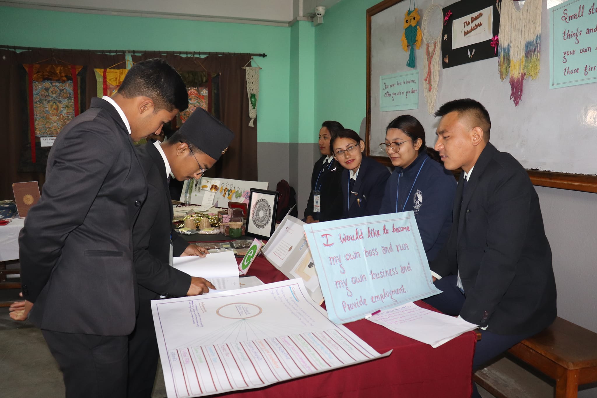 सभ्य अनि भव्य रुपमा सकियो ख्वपको शैक्षिक  प्रदर्शनी 