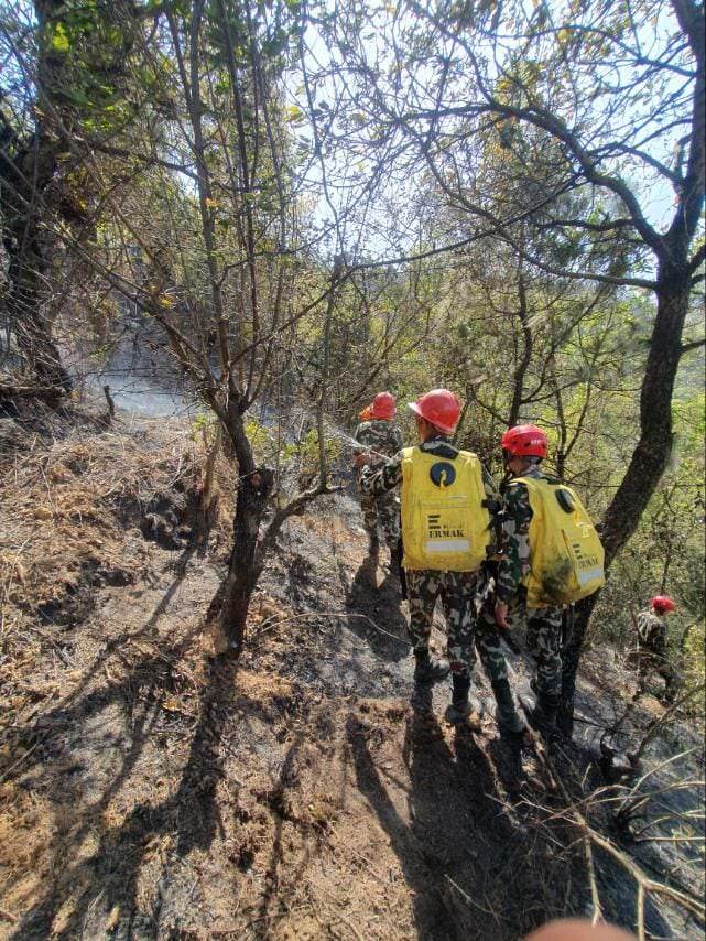 नंखेलमा आगलागी (फोटो फिचरसहित)