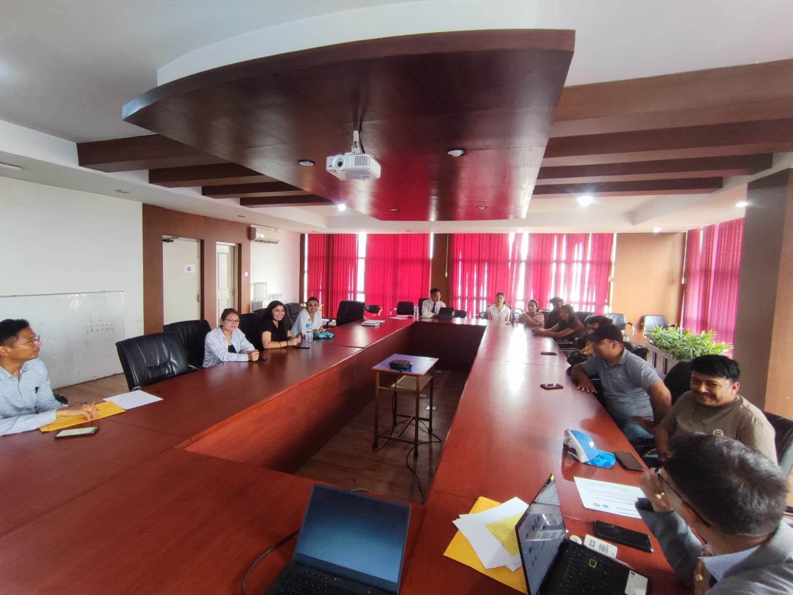 नेक र केयुद्धारा संयुक्तरूपमा प्रमाणपत्र वितरण