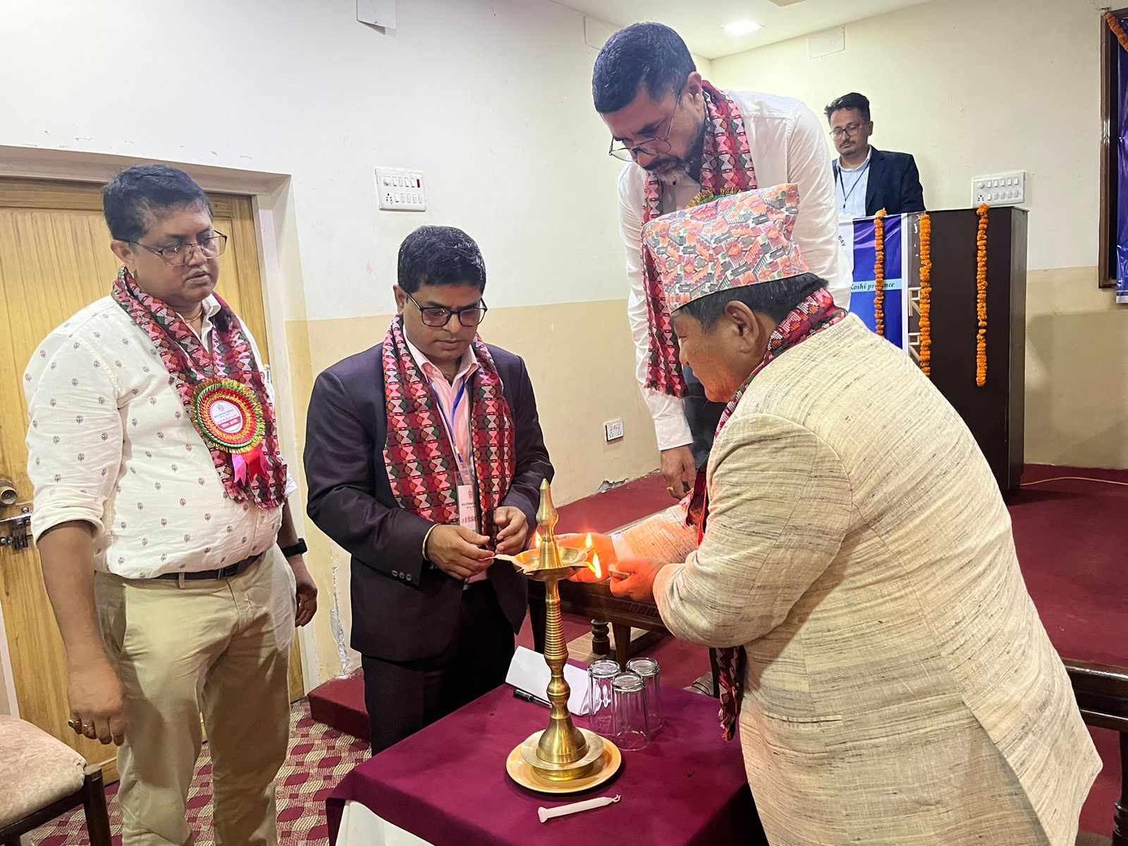 निर्माण क्षेत्रमा गरेको योगदानको कदर गर्दै गोर्खा इको प्यानललाई सम्मान