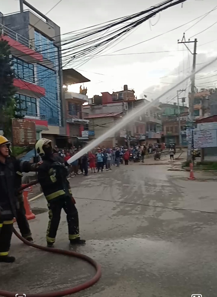 भक्तपुरको चाँंगुनारायण नगरपालिका २ दुवाकोट मोडमा आगलागी  