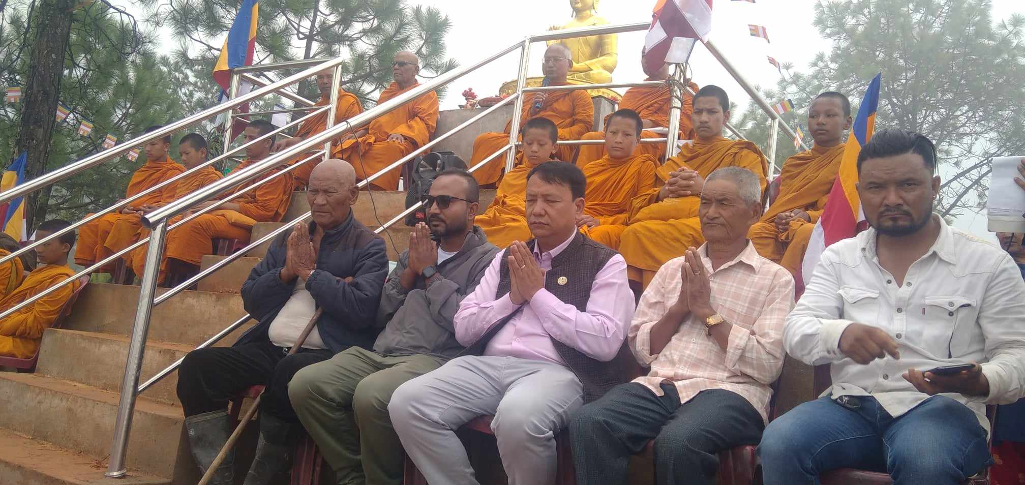 यसरी गरियो भक्तपुरको मालीगाउँंमा बुद्धको मूर्ति प्रतिस्थापन (फोटो फिचर) 