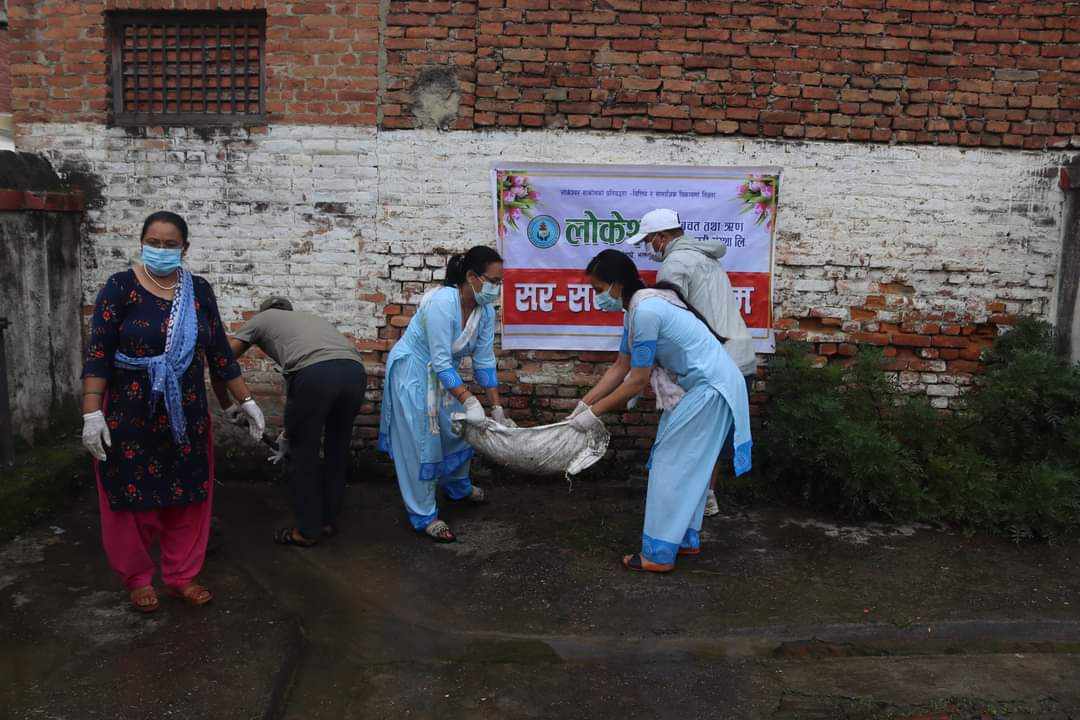 लोकेश्वर साकोसले गरयो टोलको सरसफाई (फोटो फिचर)