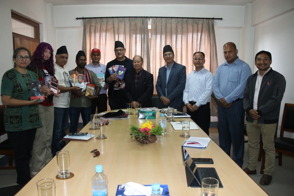 अध्यक्ष रोहितसँग साम्राज्यवादविरोधी लेखक विजय प्रसादद्वार भेट