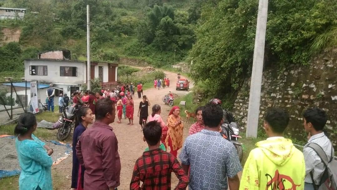 चाँंगुको तामाङ टोलमा बाटोमा हिडिरहेकी महिलाको कानबाट सुनको सिक्री लुटपाट