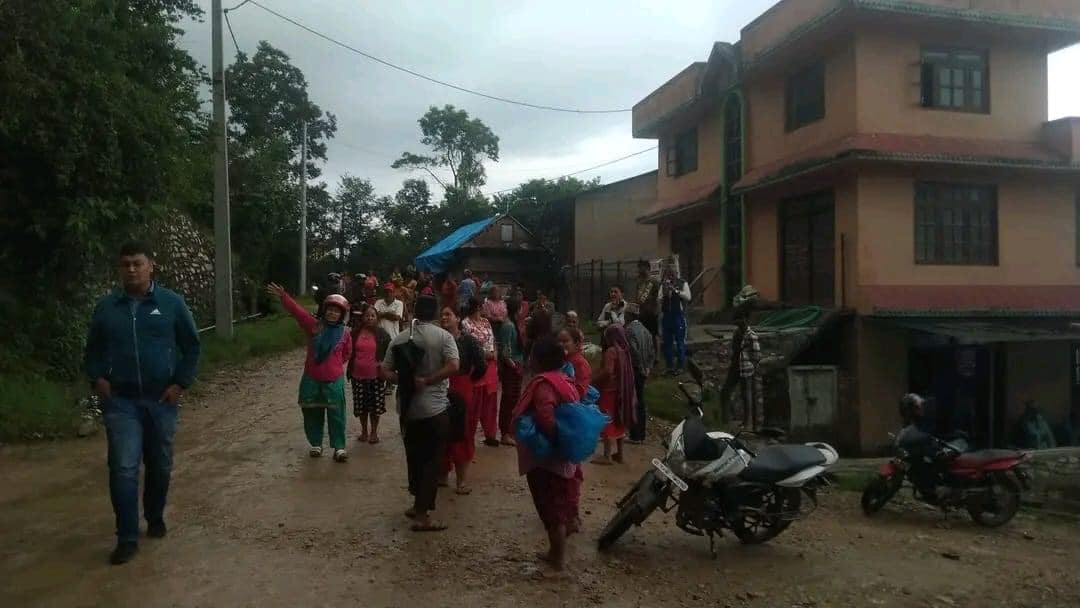 चाँंगुको तामाङ टोलमा बाटोमा हिडिरहेकी महिलाको कानबाट सुनको सिक्री लुटपाट