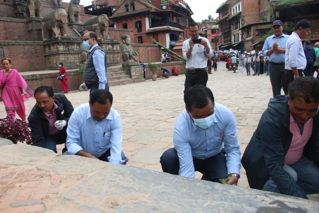 गरियो गाईजात्रा पर्व (सापारु) प्रदक्षिणा मार्गमा विशेष सरसफाई