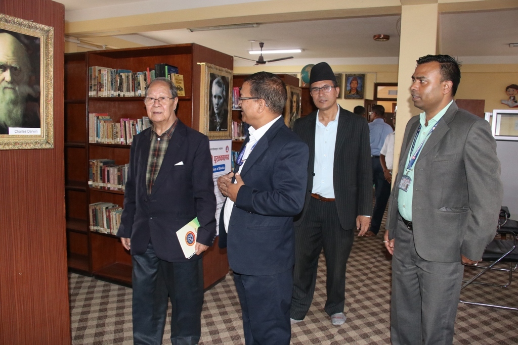 अध्यक्ष बिजुक्छेँद्वारा जनज्योति पुस्तकालयको निरीक्षण