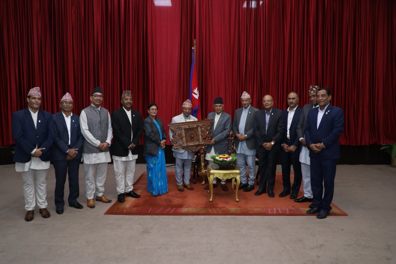 भक्तपुर उद्योग वाणिज्य संघको टोलीले भेट्यो राष्ट्रपतिसँंग ः के कुरा भयो त ?