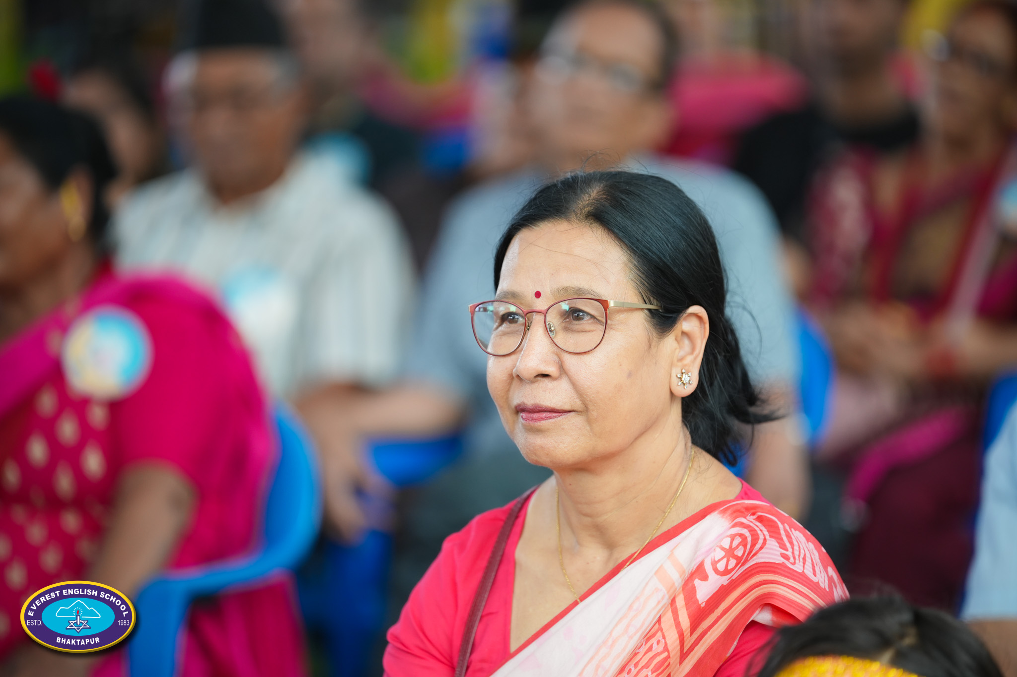 एभरेस्टका ससाना नानीहरुले गरे हजुरआमा हजुरबुबाहरुलाई सम्मान 