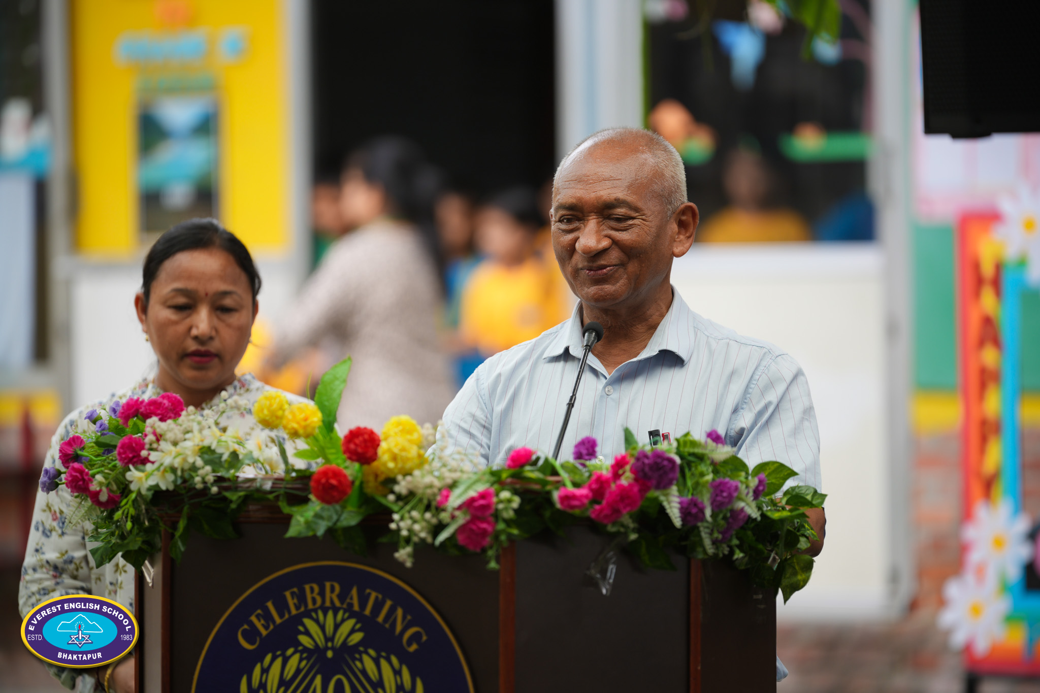 एभरेस्टका ससाना नानीहरुले गरे हजुरआमा हजुरबुबाहरुलाई सम्मान 