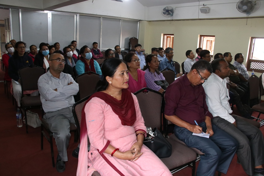 जिल्ला शिक्षा कार्यालयको पुनःस्थापना गर्न खोज्नु संविधान र संघीयताविरोधी