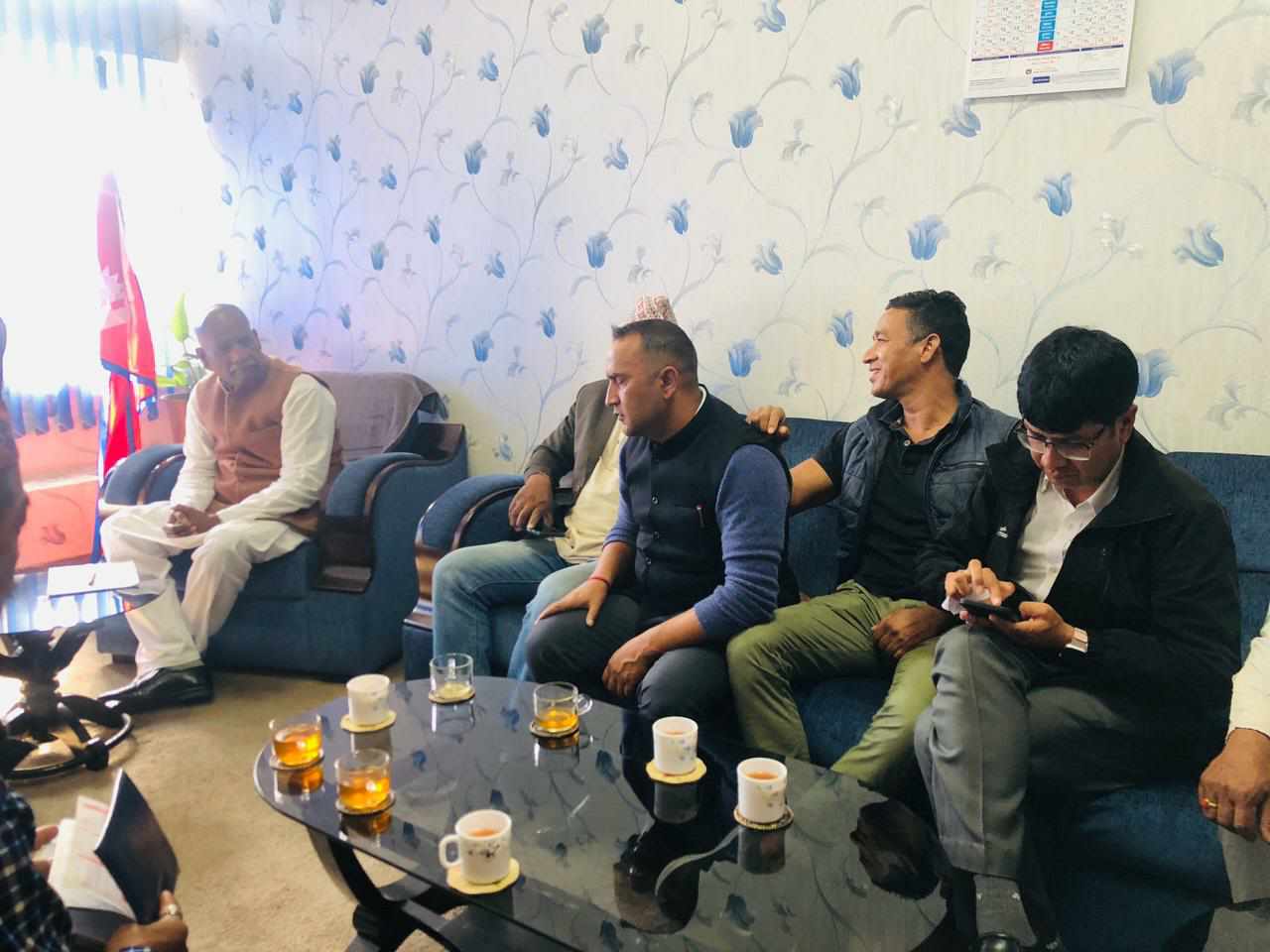उपत्यकाको खानेपानी समस्या समाधानको सुझावहरु मन्त्रालयमा पेस