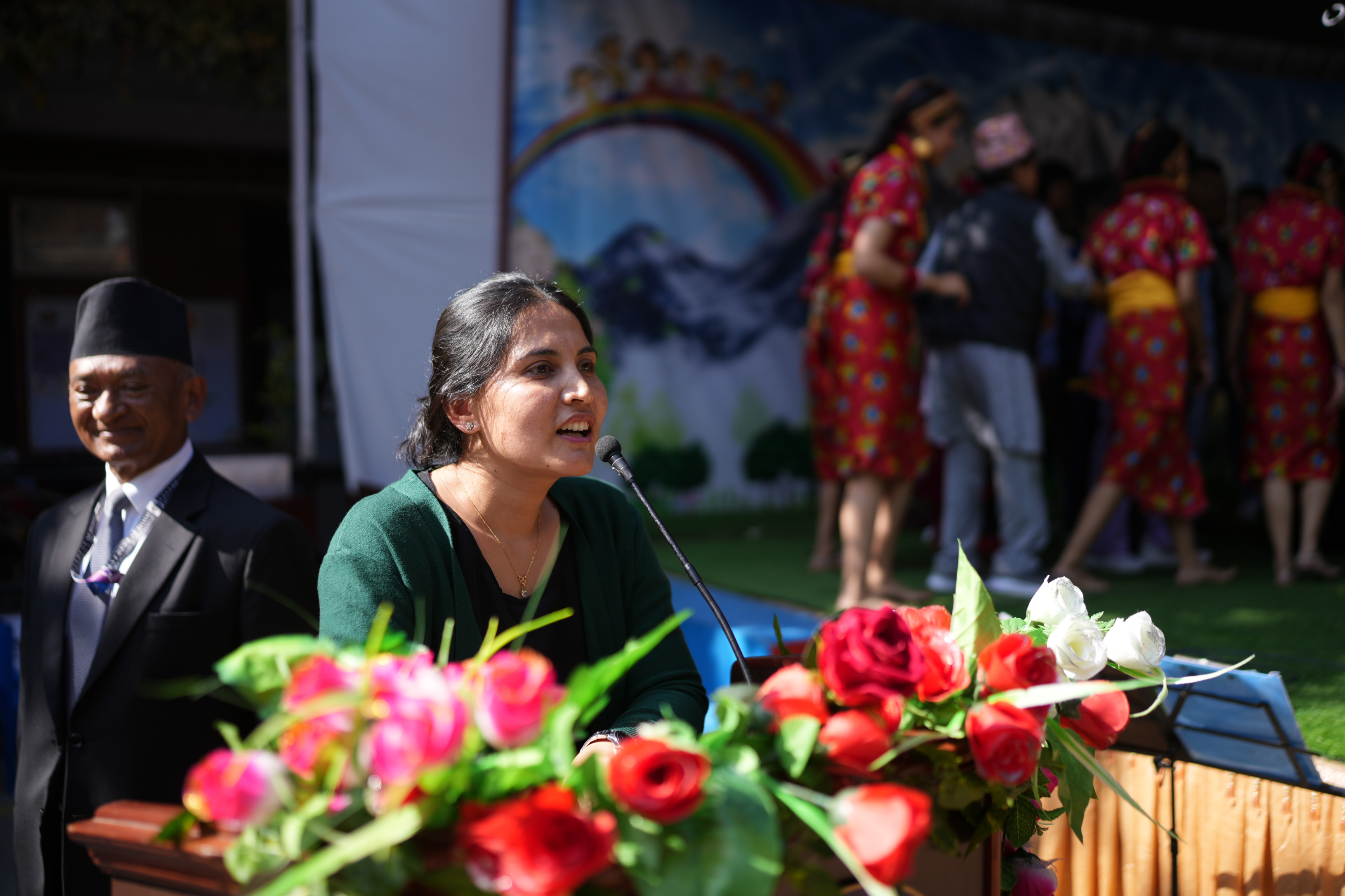 एभरेस्ट स्कुलका ससाना नानीहरुले गरे म्हः पूजा ः ठूलाले खेले देउसीभैलो 