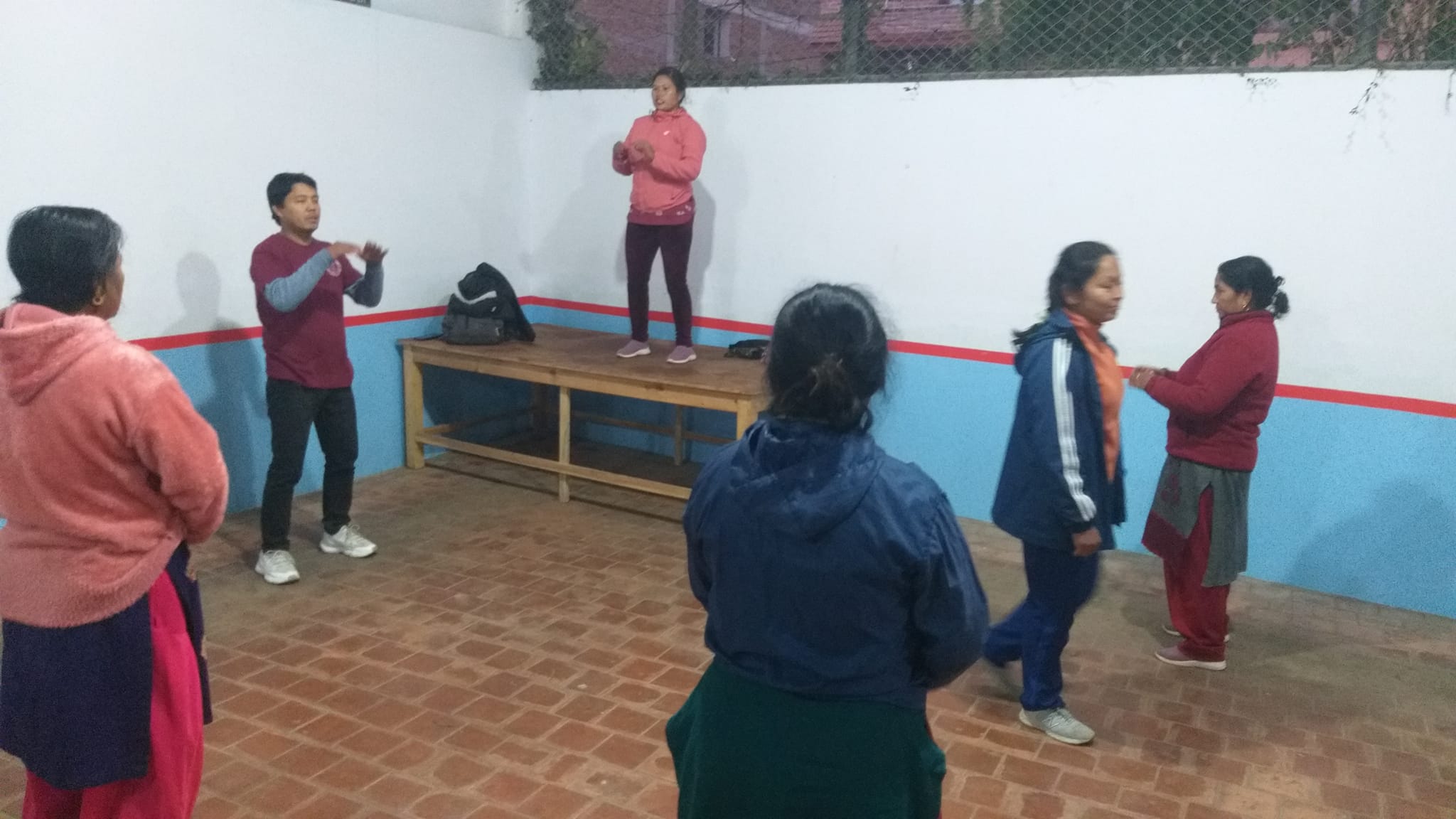 भक्तपुरका टोलटोलमा छिकोङ्ग ब्यायाम (फोटो फिचर) 
