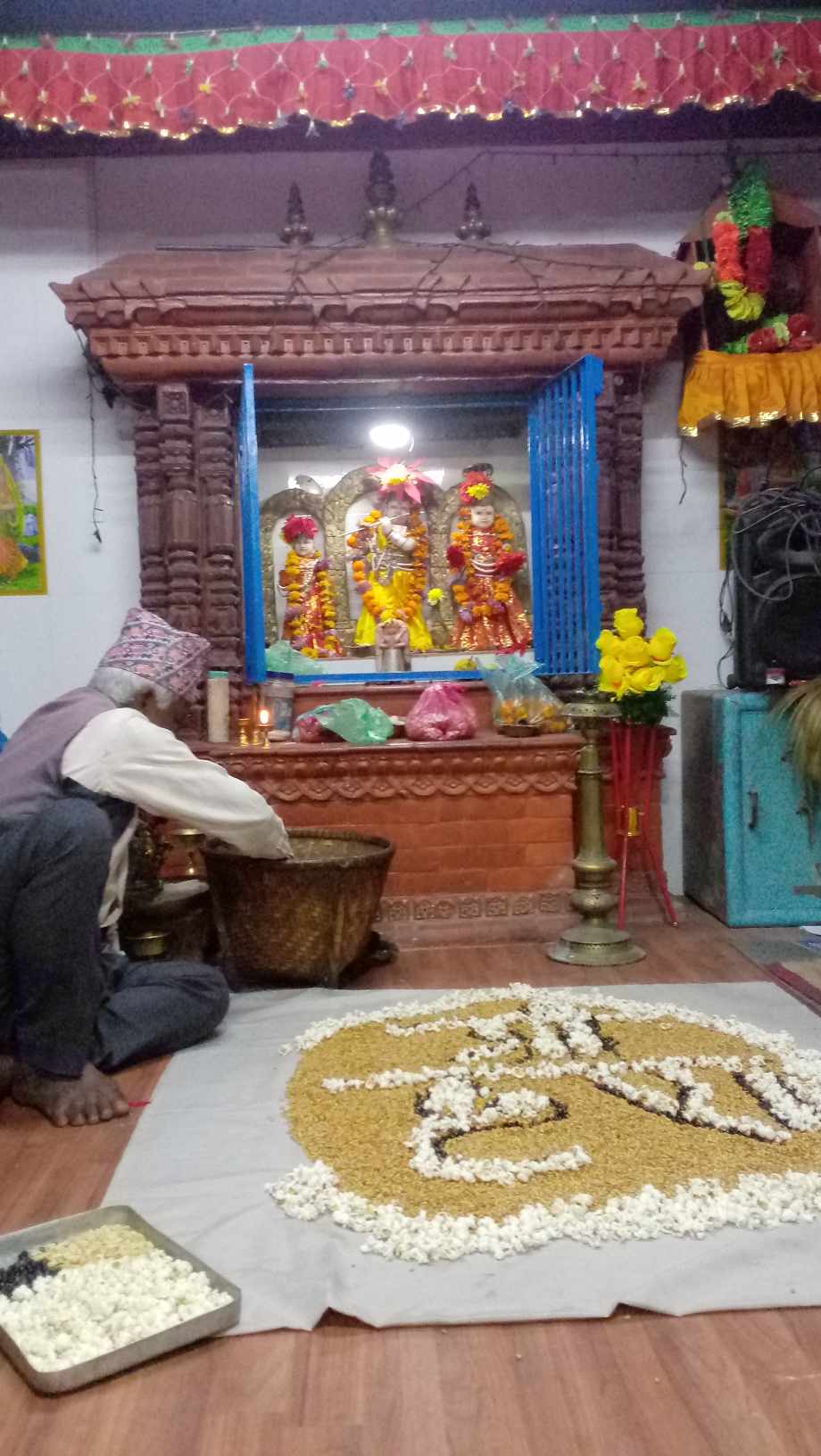 भक्तपुरभरि सवैतिर ठाउँंठाउँंमा गरियो नसा व्वज्या