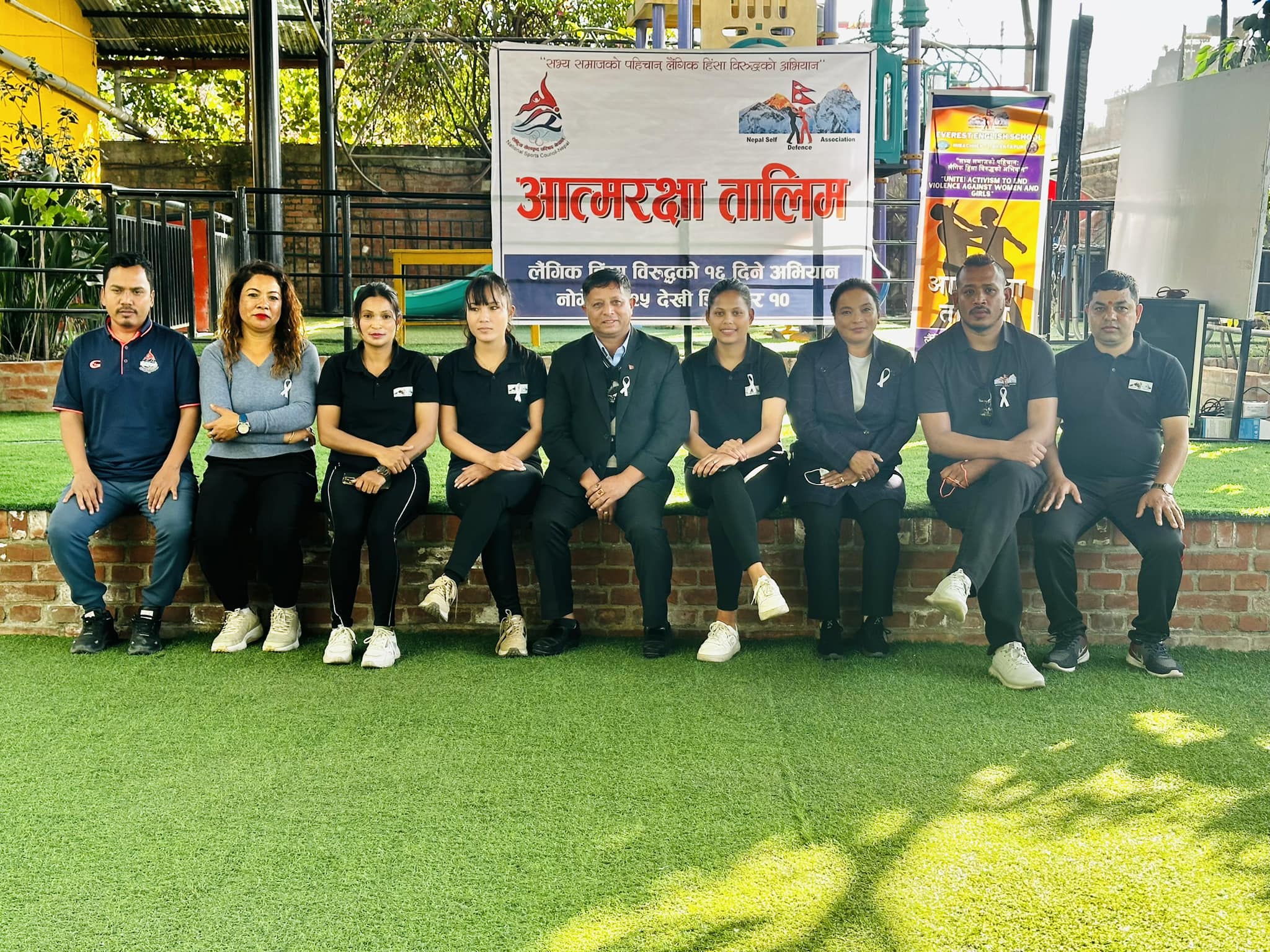 एभरेस्टका छात्राहरुलाई दिइयो आत्मरक्षा तालिम 