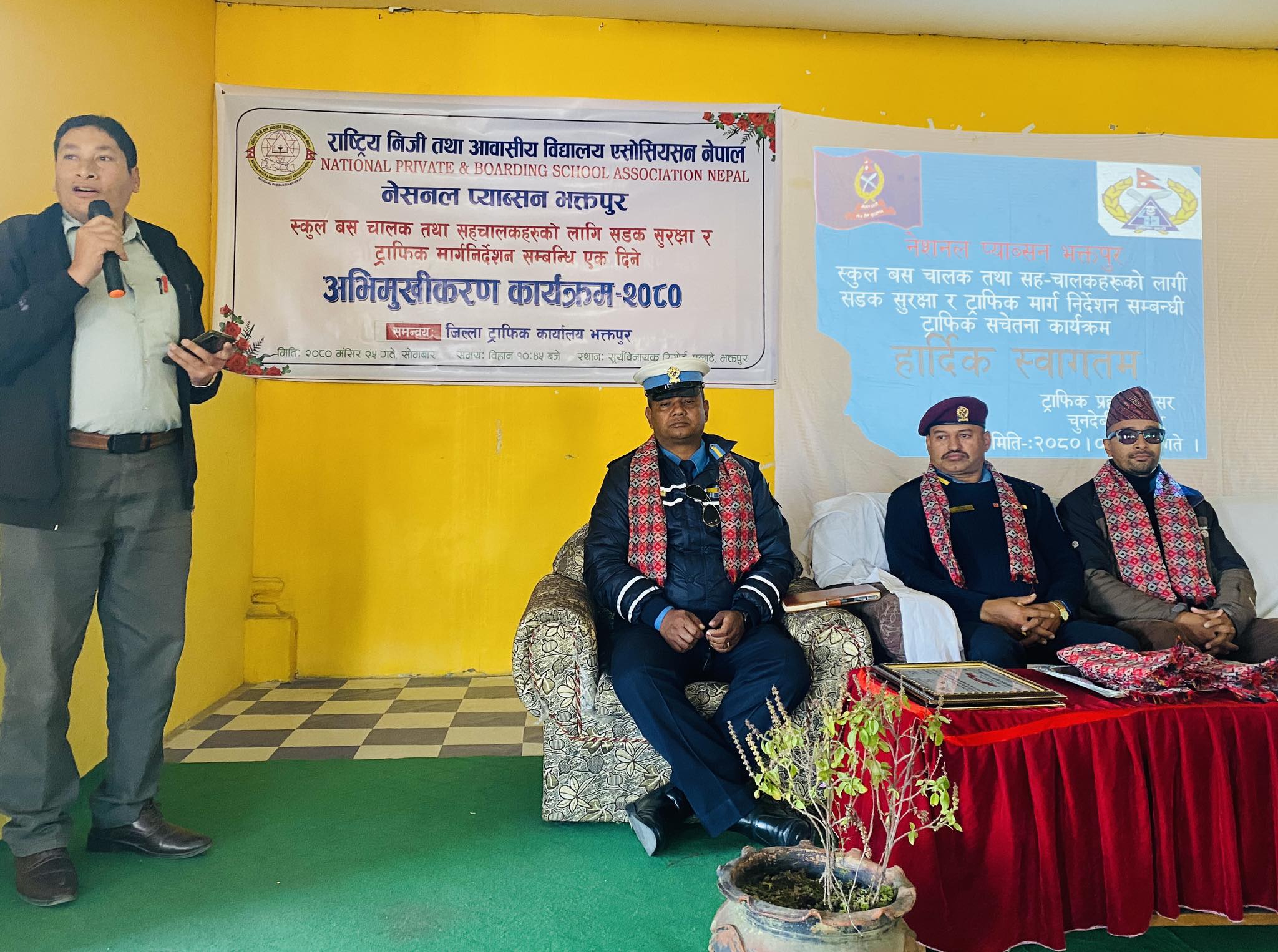 नेशनल प्याव्सन भक्तपुरमा बस चालकलाई अभिमुखीकरण 