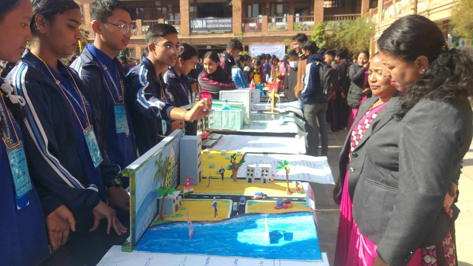 बासुमा शैक्षिक सामाग्री प्रदर्शनी (फोटो फिचर)