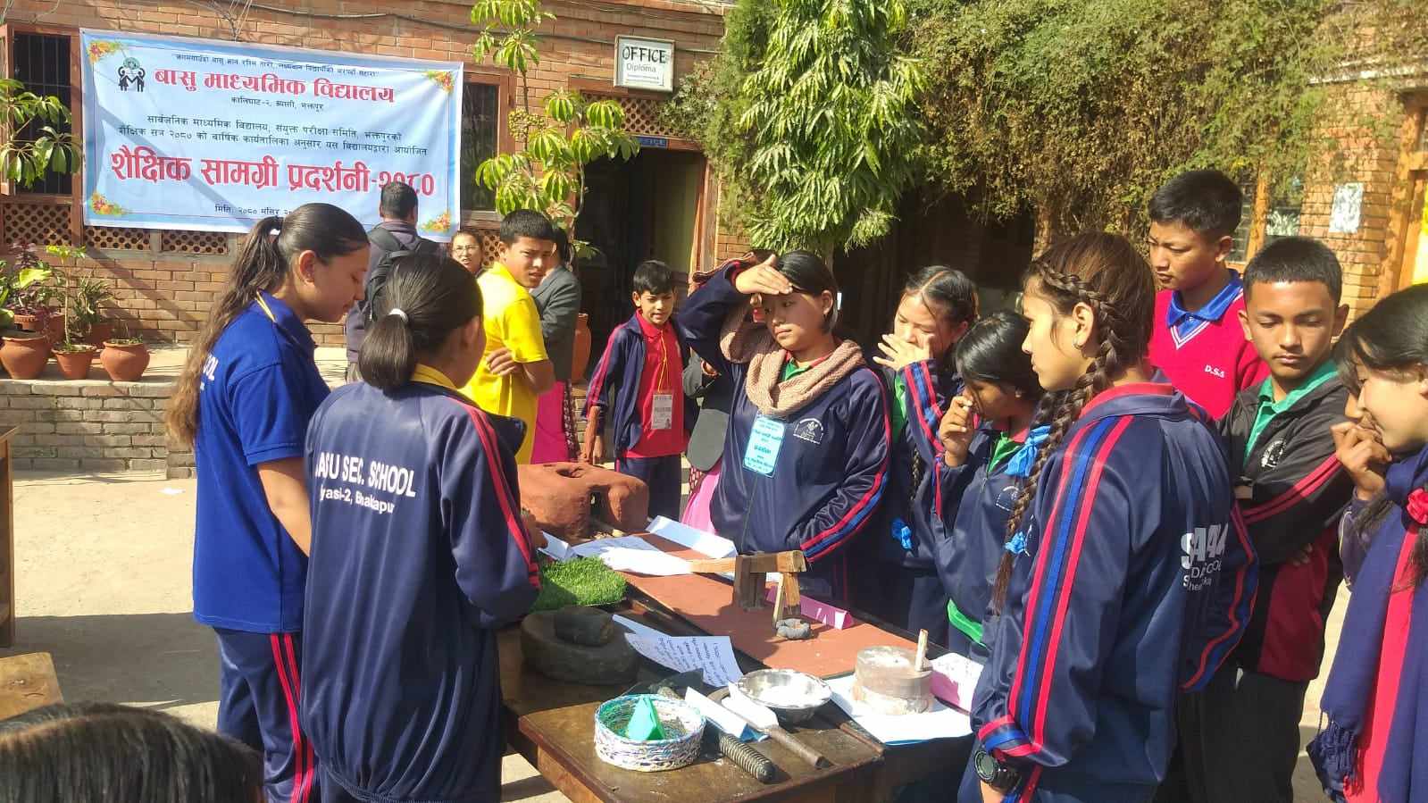 बासुमा शैक्षिक सामाग्री प्रदर्शनी (फोटो फिचर)