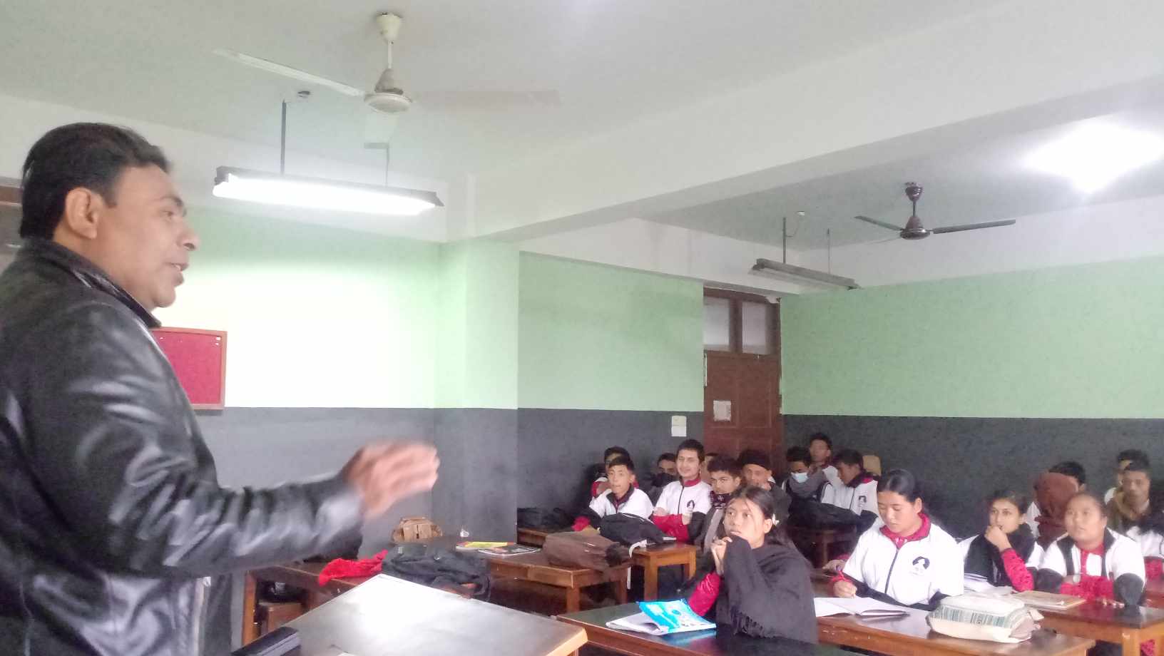 पत्रकारिता गर्ने भए अध्ययनमा जोड दिनुहोस्  