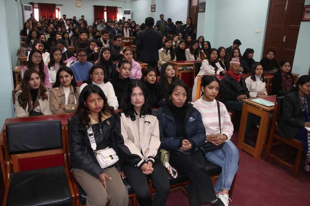 त्रिवि परीक्षा नतिजातर्फ उत्कृष्ट नतिजा हासिल गर्न सफल विद्यार्थीहरुलाई सम्मान 