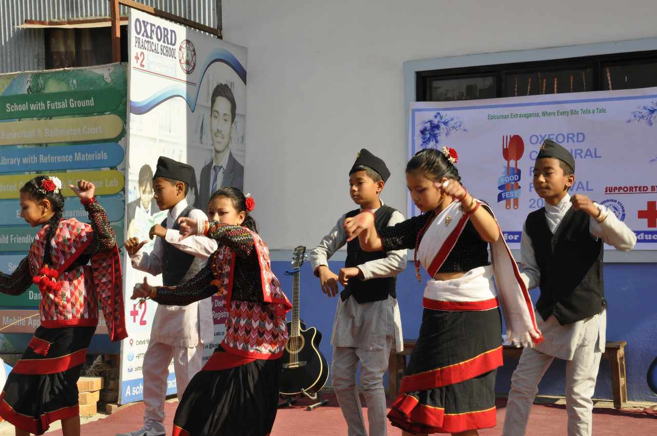 अक्सफोर्ड प्राक्टिकल स्कूलमा संस्कृतिक फुड फेस्टिभल, अभिभावकको घुइचो