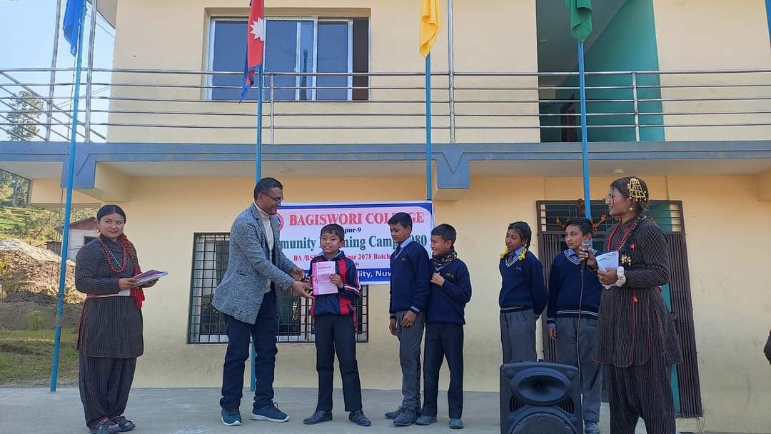 वागीश्वरी कलेजका स्नातक तहका विद्यार्थीहरुको शिविर नुवाकोटको लिखुमा 