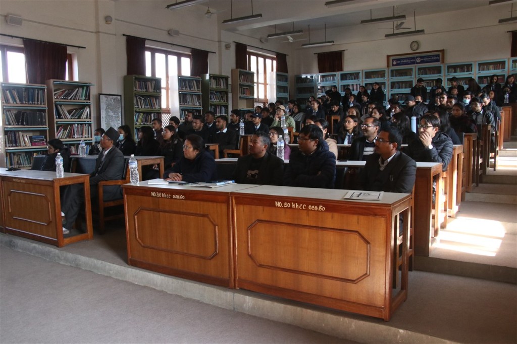 ख्वप इन्जिनियरिङ कलेजका ७१ जना विद्यार्थीलाई ३४ लाखको छात्रवृत्ति वितरण