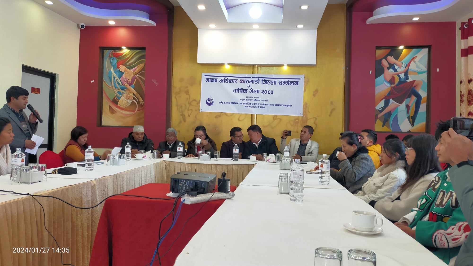 समाजवाद उन्मुख संविधान भएको देशमा दुईथरीका स्कुल र अस्पताल किन ? 