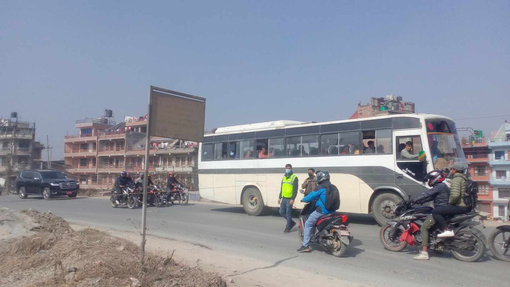 यसरी हटाइयो सूर्यविनायकदेखिका अस्थायी संरचनाहरु (तस्वीरमा)