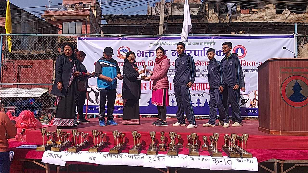तस्वीरहरुमा भक्तपुर नगरव्यापी विद्यालयस्तरीय खेलकुद प्रतियोगिता 