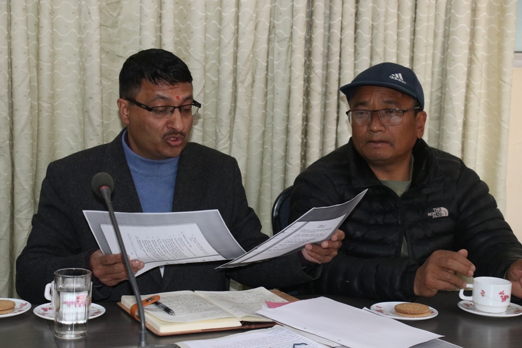 भाजु पुखूको दक्षिणतर्फको डील निर्माण गर्ने 