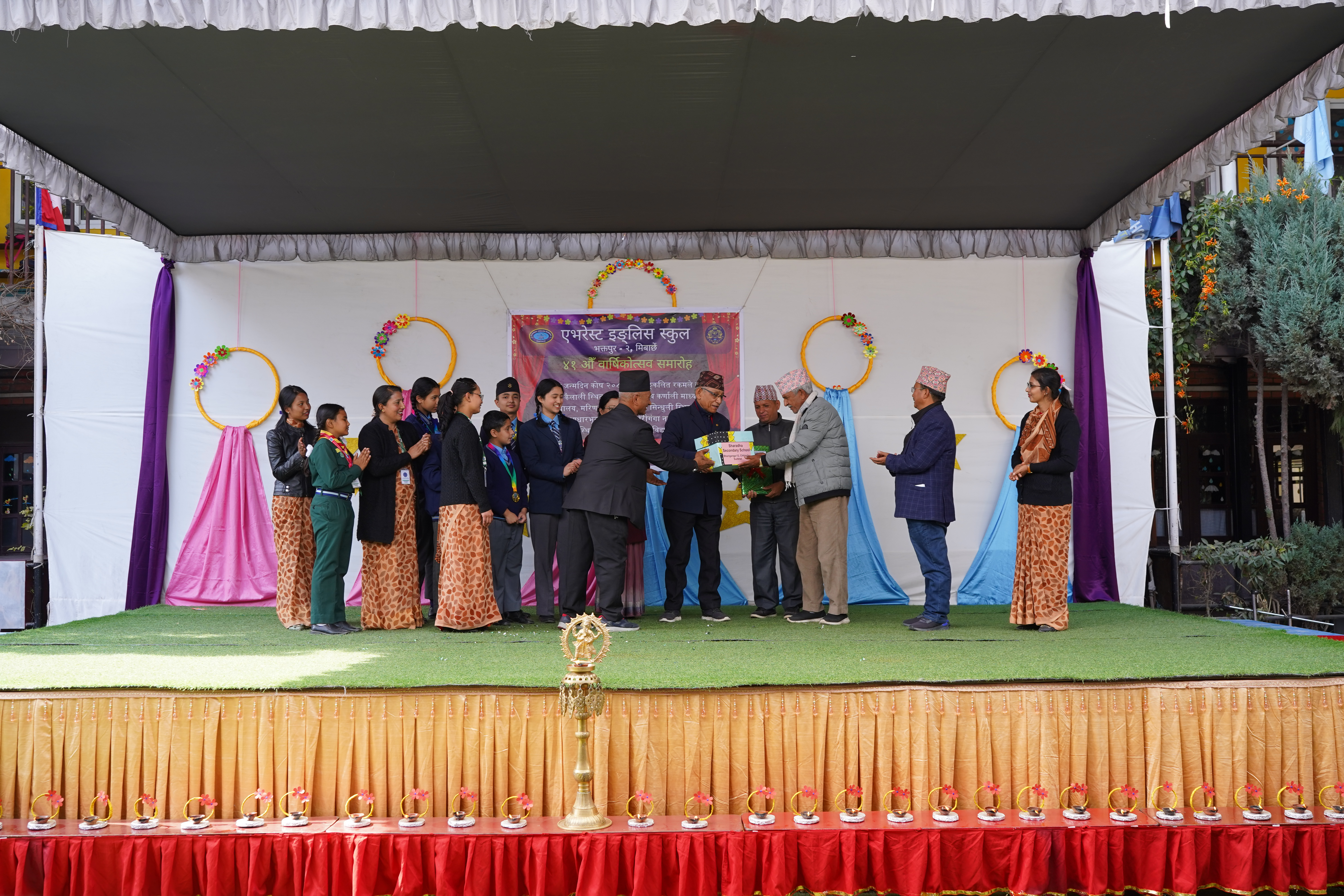 एभरेस्ट स्कुलको ४१ औ वार्षिकोत्सव समारोह तस्वीरमा 