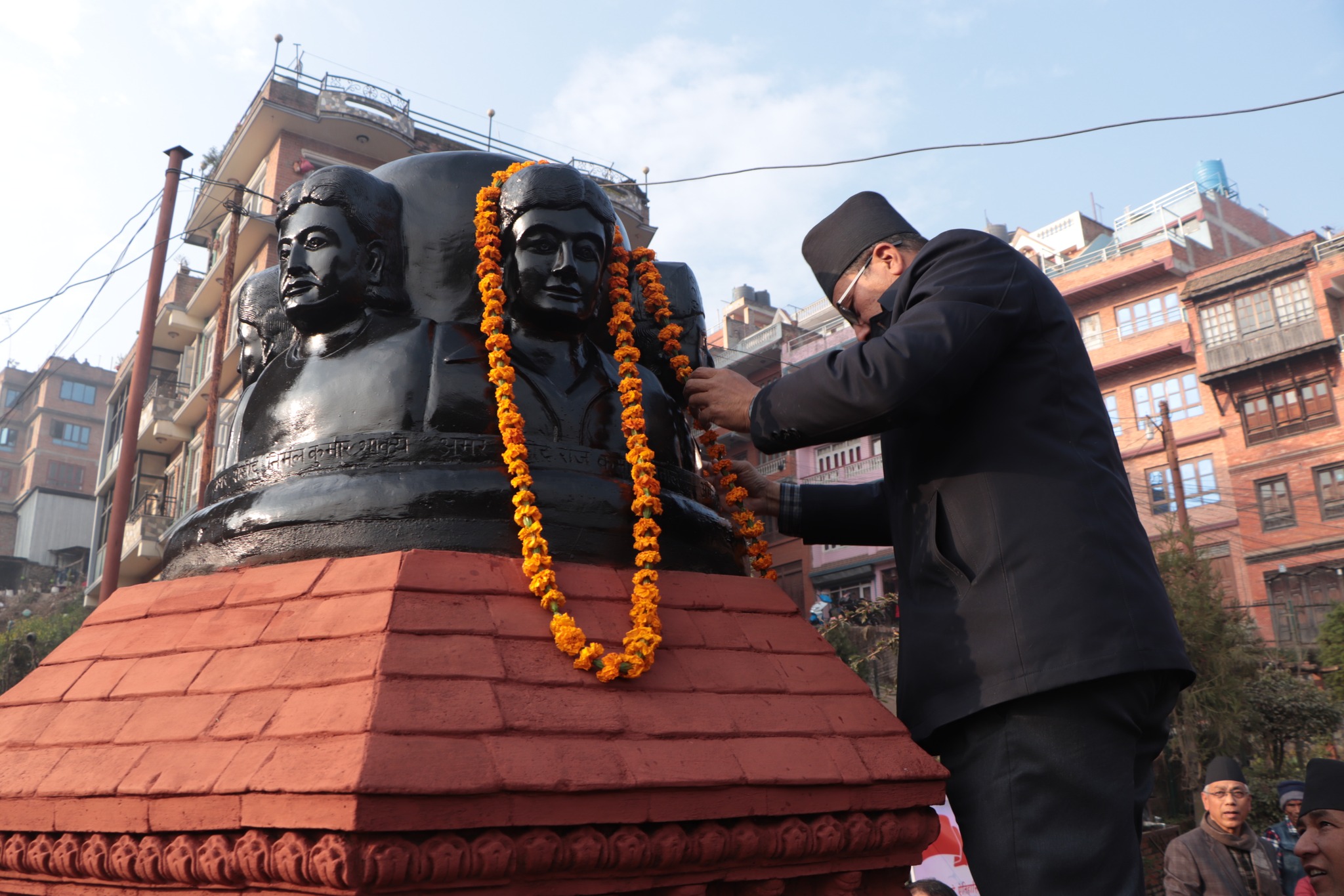 तस्वीरहरुमा ३३ औं शहीद दिवस कार्यक्रम