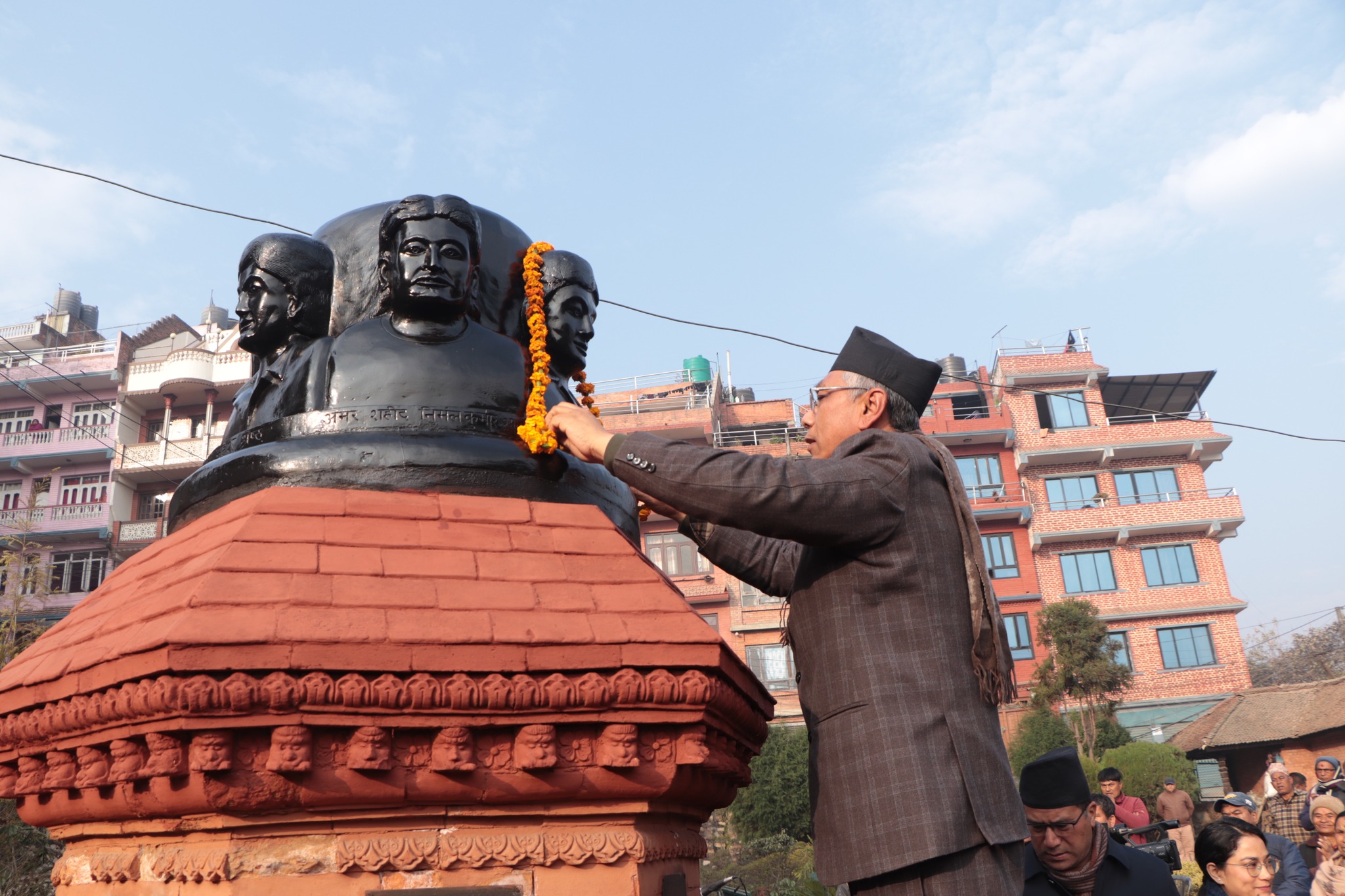 तस्वीरहरुमा ३३ औं शहीद दिवस कार्यक्रम