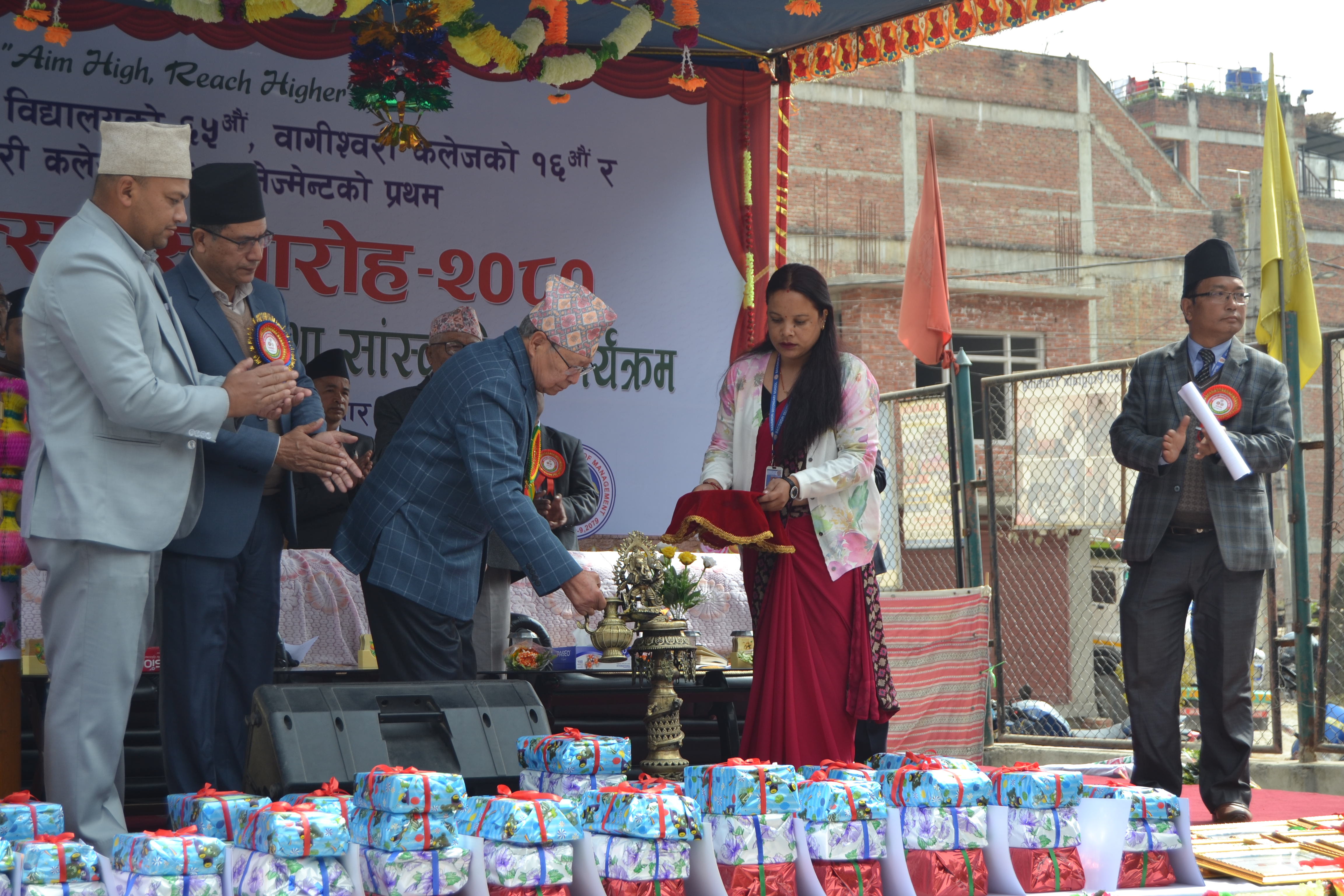 देश समाप्त पार्न एटम बम खसाल्नु पर्दैन, परीक्षालाई खुकुलो पारे पुग्छ ः विजुक्छेँ