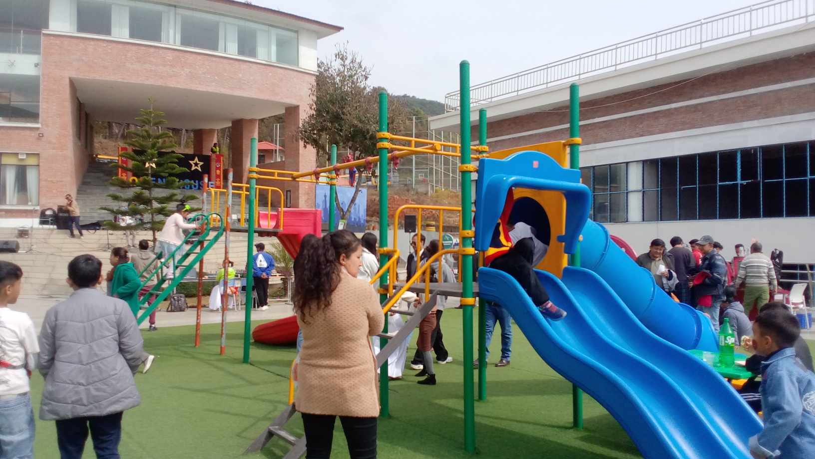 यस्तो रह्यो काठमाडौ वल्ड स्कुलको ओपन हाउस (तस्वीर कथा)