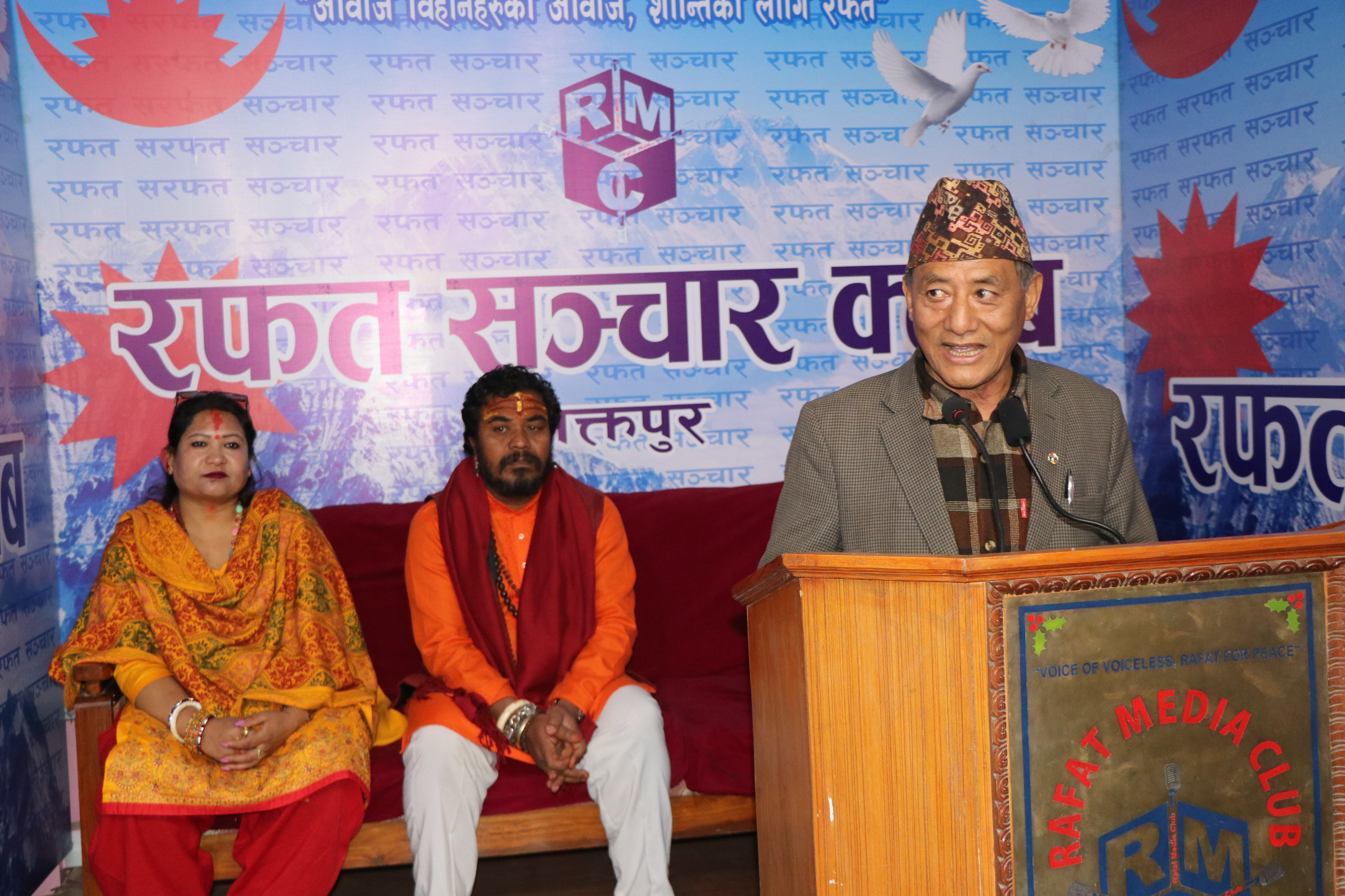 १०८ फिट अग्लो कल्पेश्वर महादेव मन्दिरसम्म शिव पार्वती रथ यात्रा हुने 