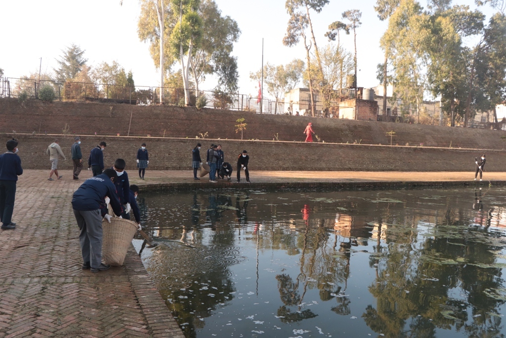 ऐतिहासिक भाजु पुखूको यसरी गरियो सरसफाई (फोटो कथा)