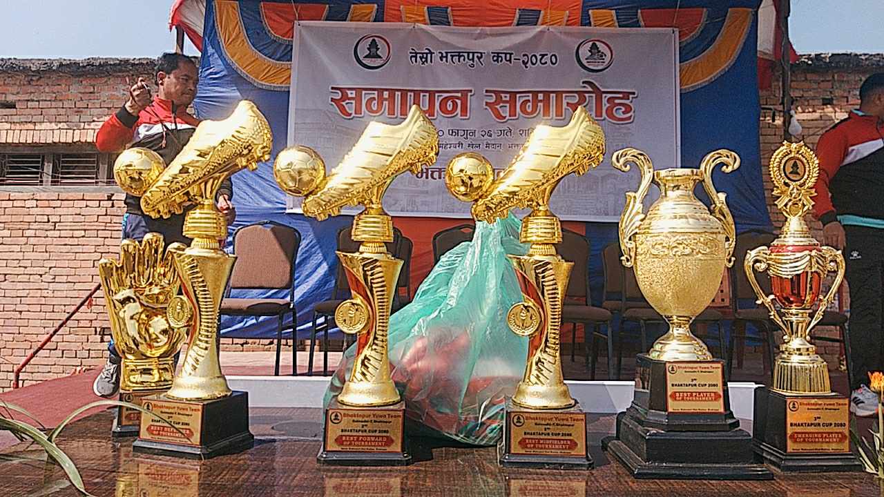 तस्वीरमा तेश्रो भक्तपुर कप फुटबल प्रतियोगिता