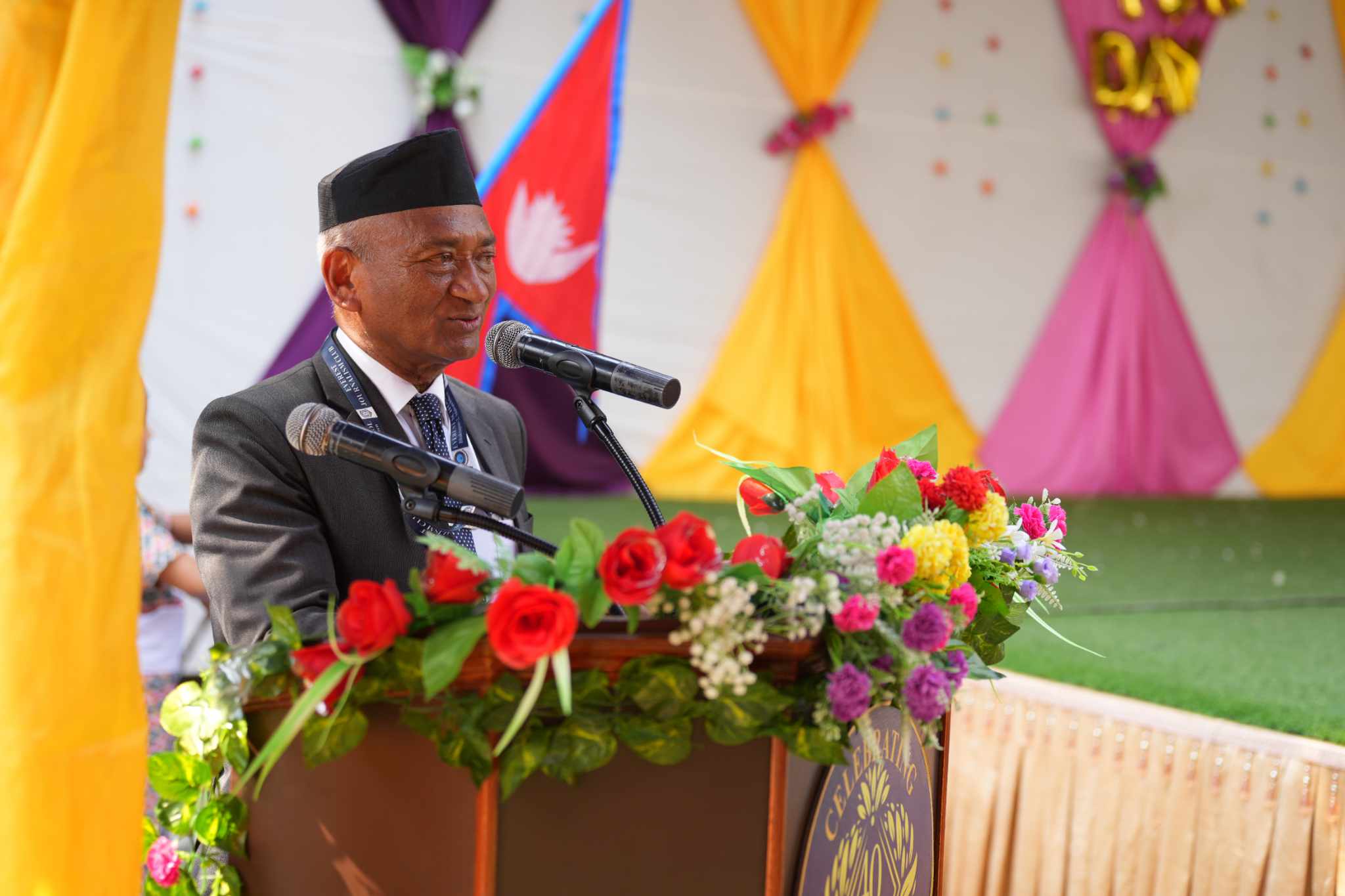 सकियो एभरेस्ट स्कुलमा १४ औँ ओपेन डे ः नचाए विद्यार्थीले  