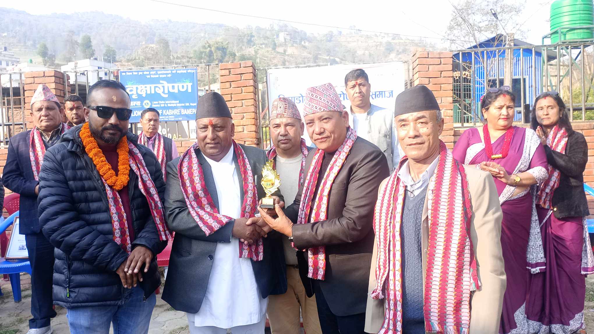 तस्बिरमा  सिपाडाेल क्षेत्र परोपकार समाजको छैठौं साधारण सभा