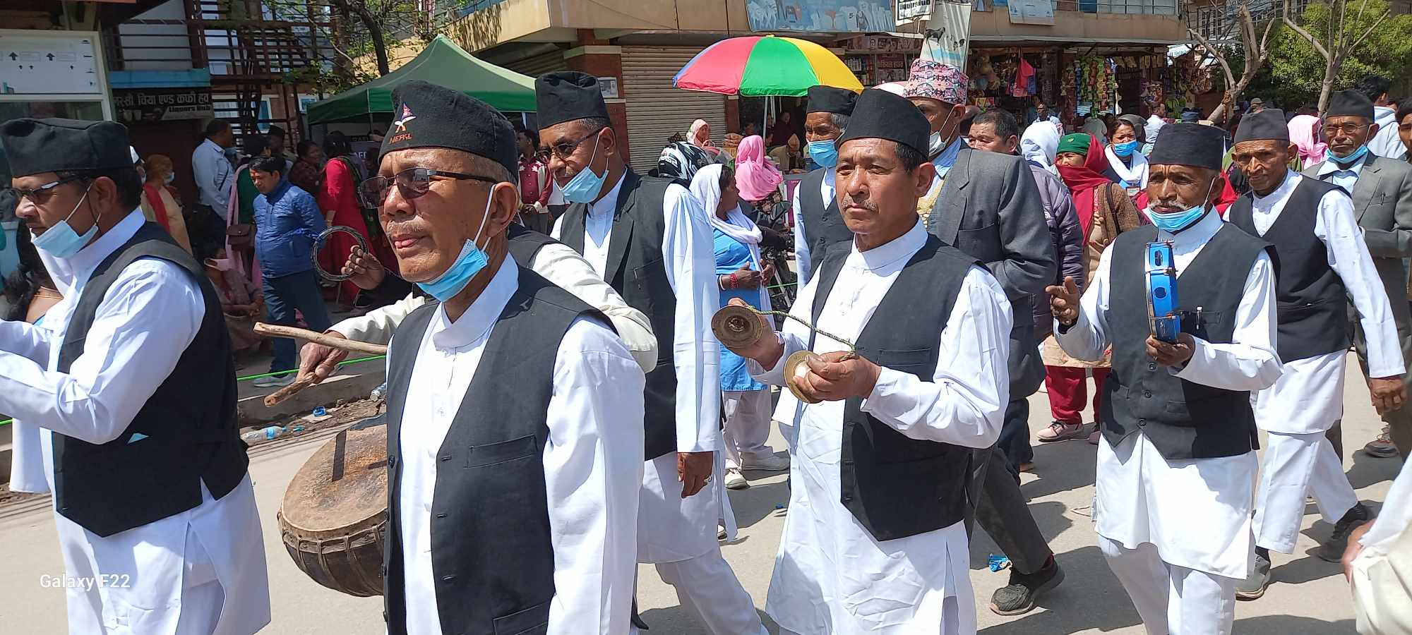 सल्लाघारीमा भारतीयको भीड (तस्वीर कथा)
