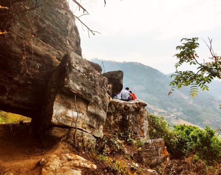 पर्यटकको आकर्षण गुण्डु सेल्फी डाडा